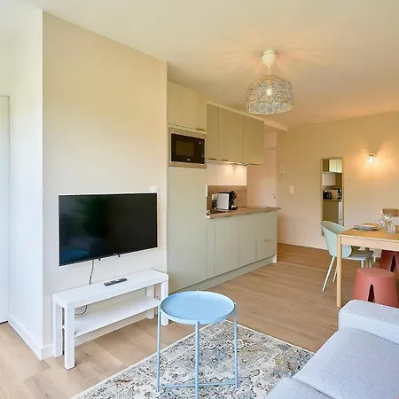 One-bedroom Near The Tram With Parking Apartment