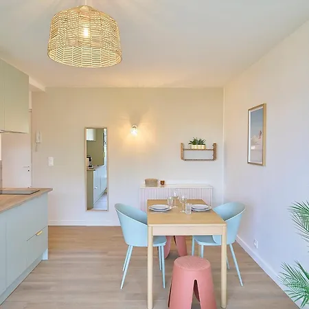 One-bedroom Near The Tram With Parking Apartment *