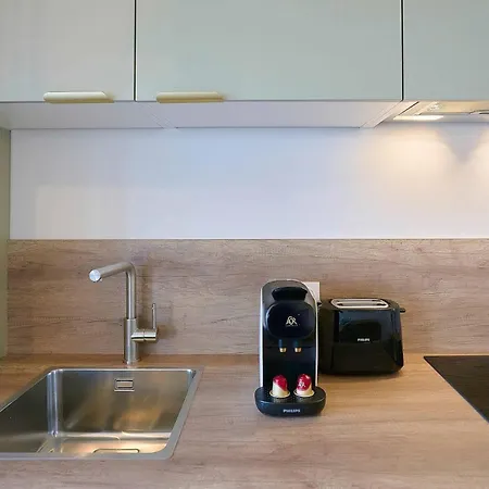 Апартаменты One-bedroom Near The Tram With Parking Марк-ан-Барёль
